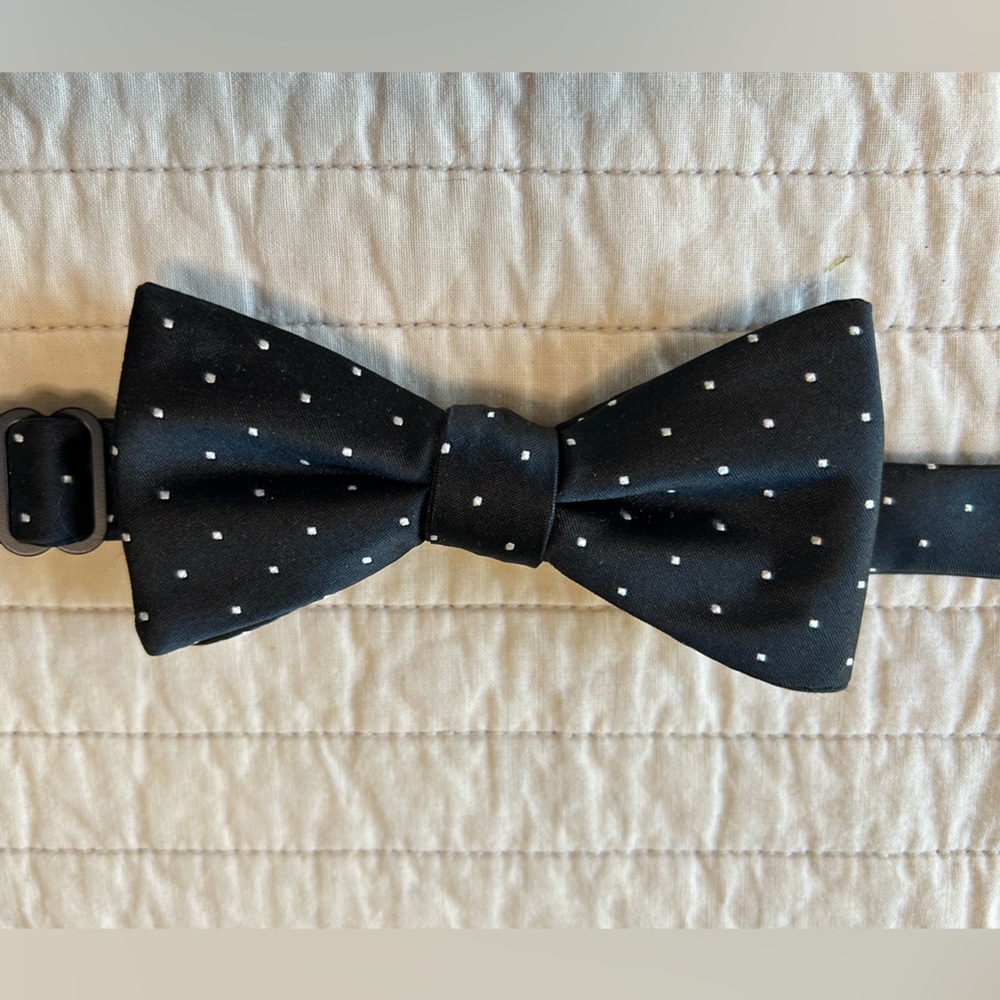 JF J.Ferrar Black Bow Tie Adjustable Neck Formal Event Wedding Polka Dots